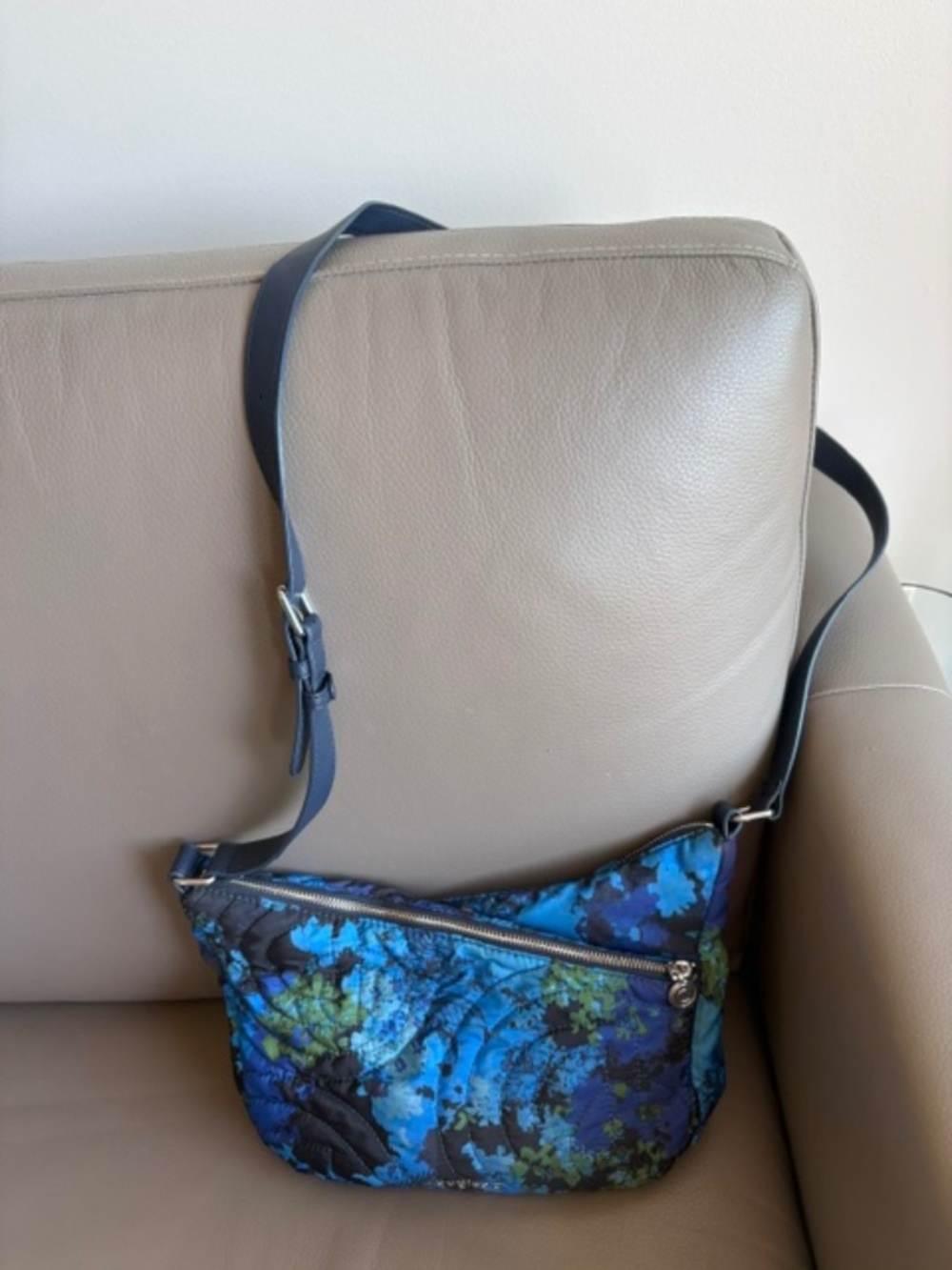 DESIGUAL crossbody purse blue green floral pattern zippers